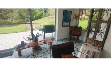Casa campestre de 2550 M2 en 600 mill en La Mesa Cund COL