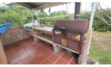 Venta de casalote de 1650 M2 en 680 mill en La Mesa Cund