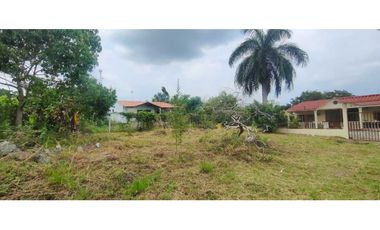 Venta de casalote de 1650 M2 en 680 mill en La Mesa Cund