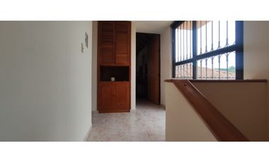 Venta de casa campestre de 1900 M2 en 729 mill en La Mesa Cund.