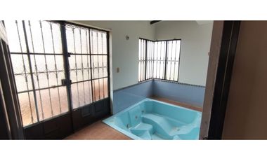 Venta de casa campestre de 1900 M2 en 729 mill en La Mesa Cund.