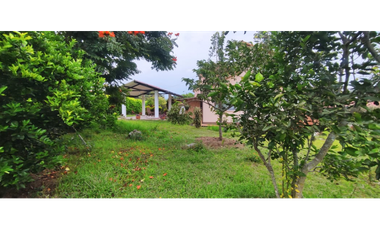 Venta de casa campestre de 1900 M2 en 729 mill en La Mesa Cund.