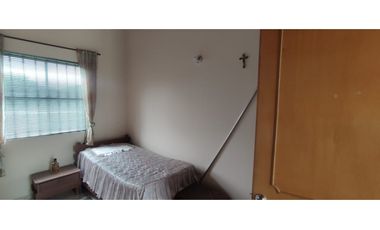 Venta de casa campestre de 1900 M2 en 729 mill en La Mesa Cund.