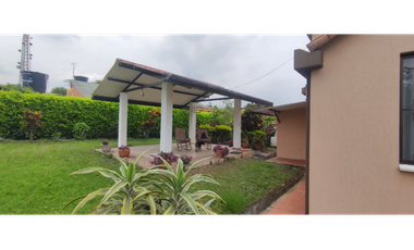 Venta de casa campestre de 1900 M2 en 729 mill en La Mesa Cund.