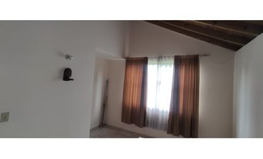 Venta de casa campestre de 1900 M2 en 729 mill en La Mesa Cund.