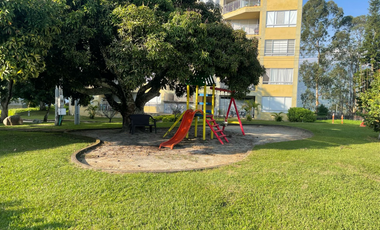 Apartamento de 87 M2 en 370 mill en La Mesa Cund, COL linda vista.