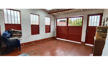 venta de casa urbana de 168 M2 en La Mesa, Cund, muy central