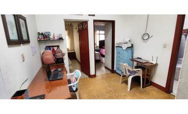 venta de casa urbana de 168 M2 en La Mesa, Cund, muy central