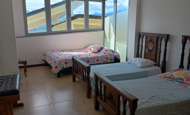 Venta de casa campestre de 2500 m2 en La Mesa Cund.
