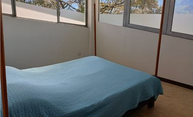 Venta de casa campestre de 2500 m2 en La Mesa Cund.