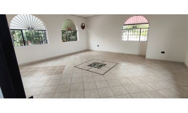 Venta de casa campestre de 800 M2 en La Mesa Cund, semi urbana.