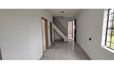 Venta de casa campestre de 800 M2 en La Mesa Cund, semi urbana.