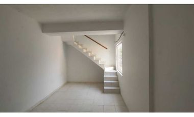 Venta de casa urbana de 130 M2 aprox en 210 mill en La Mesa Cund