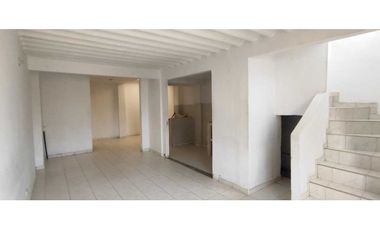 Venta de casa urbana de 130 M2 aprox en 210 mill en La Mesa Cund