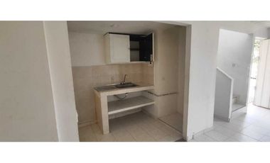 Venta de casa urbana de 130 M2 aprox en 210 mill en La Mesa Cund