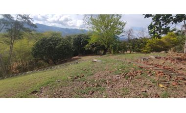 Casaquinta con piscina, 6500 M2 en 1399 mill en La Mesa CUND