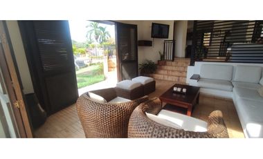 Casaquinta con piscina, 6500 M2 en 1399 mill en La Mesa CUND