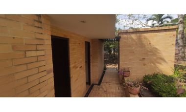 Casaquinta con piscina, 6500 M2 en 1399 mill en La Mesa CUND