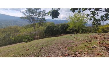 Casaquinta con piscina, 6500 M2 en 1399 mill en La Mesa CUND