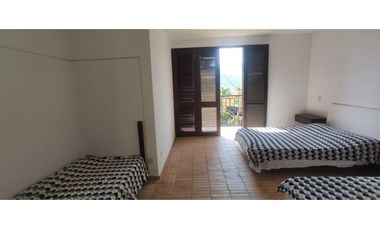 Casaquinta con piscina, 6500 M2 en 1399 mill en La Mesa CUND