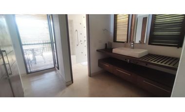 Casaquinta con piscina, 6500 M2 en 1399 mill en La Mesa CUND