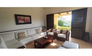 Casaquinta con piscina, 6500 M2 en 1399 mill en La Mesa CUND