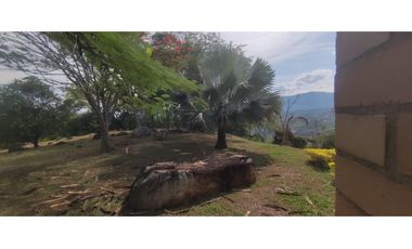 Casaquinta con piscina, 6500 M2 en 1399 mill en La Mesa CUND