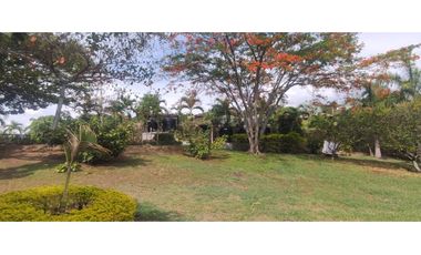 Casaquinta con piscina, 6500 M2 en 1399 mill en La Mesa CUND