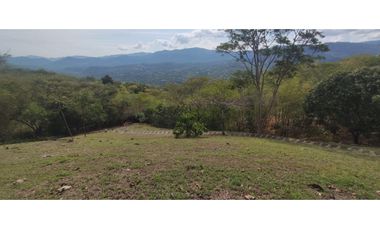 Casaquinta con piscina, 6500 M2 en 1399 mill en La Mesa CUND