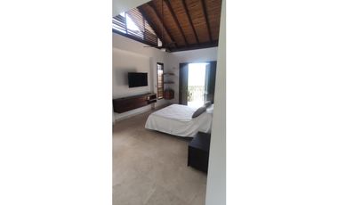 Casaquinta con piscina, 6500 M2 en 1399 mill en La Mesa CUND