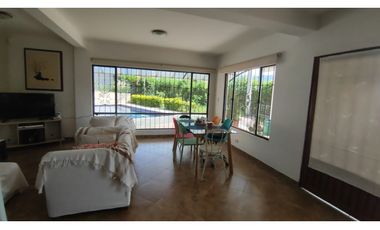 Casa campestre de 697 M2 en 1200 mill en San Joaquin, Ins de La Mesa