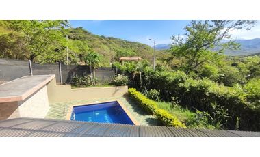 Casa campestre de 697 M2 en 1200 mill en San Joaquin, Ins de La Mesa