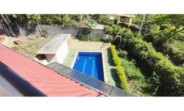 Casa campestre de 697 M2 en 1200 mill en San Joaquin, Ins de La Mesa