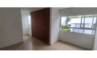 Casa en conjunto de 155 M2 en 499 mill en La Mesa Cund, oportunidad