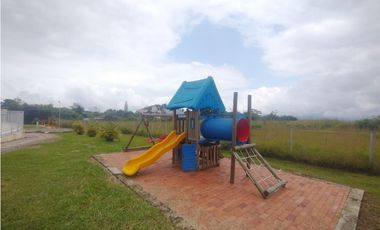 Casa campestre en Conjunto de 247 M2 en La Mesa Cund, en 610 mill