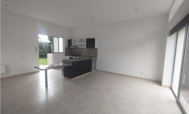 Casa campestre en Conjunto de 247 M2 en La Mesa Cund, en 610 mill