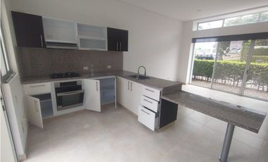 Casa campestre en Conjunto de 247 M2 en La Mesa Cund, en 610 mill