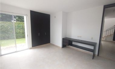 Casa campestre en Conjunto de 247 M2 en La Mesa Cund, en 610 mill