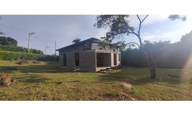 Se vende casa campestre de 144 M2 en 720 mill en La Mesa Cund.