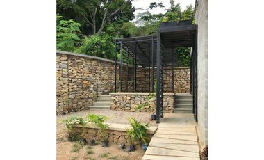 Se vende casa campestre de 144 M2 en 720 mill en La Mesa Cund.