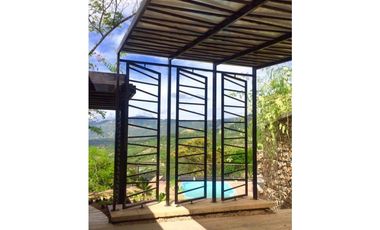 Se vende casa campestre de 144 M2 en 720 mill en La Mesa Cund.