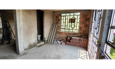 OPORTUNIDAD casa de 140 M2 aprox en 159 mill, San joaquin La Mesa