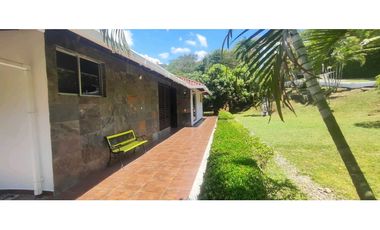 Casa campestre de 1997 M2 en Anapoima Cund, Col en condominio