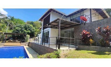 Casa campestre de 1997 M2 en Anapoima Cund, Col en condominio