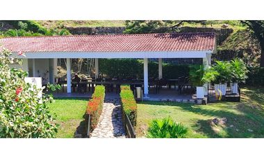 Casa campestre de 1997 M2 en Anapoima Cund, Col en condominio