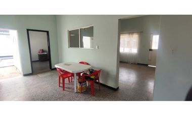 Casa comercial de 260 M2 en 580 millones en La Mesa Cund, COL