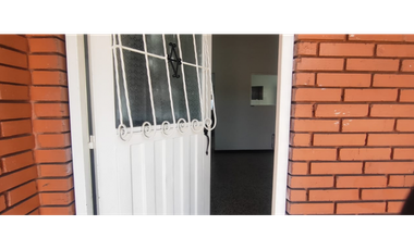 Casa comercial de 260 M2 en 580 millones en La Mesa Cund, COL