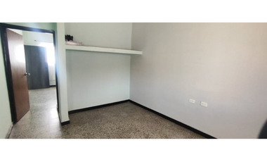 Casa comercial de 260 M2 en 580 millones en La Mesa Cund, COL