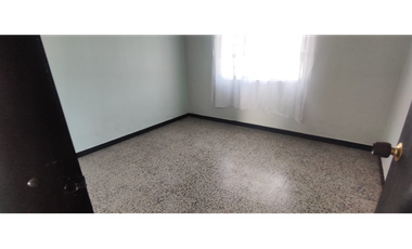 Casa comercial de 260 M2 en 580 millones en La Mesa Cund, COL