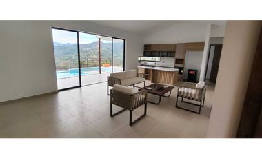 Casas campestres para estrenar en La Mesa Cund, 780 mill en 2000 M2.